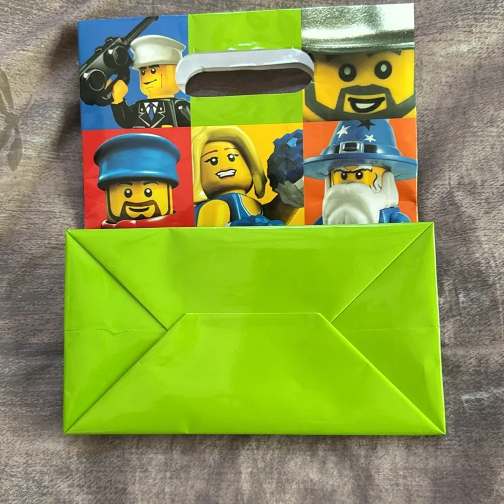Small Legoland shopping bag. From Legoland New York. Collectible.